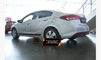 Молдинги на двери узкие KIA Cerato (седан) 2017-