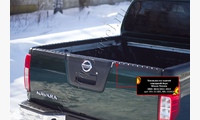 Накладка на задний откидной борт со скотчем Nissan Navara 2005-2010