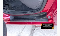 Накладки на внутренние пороги дверей Renault Sandero 2009-2013