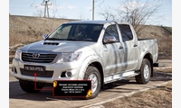 Зимняя заглушка решетки переднего бампера Toyota Hilux 2011-2013