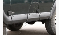 Молдинги на двери Uaz Hunter -