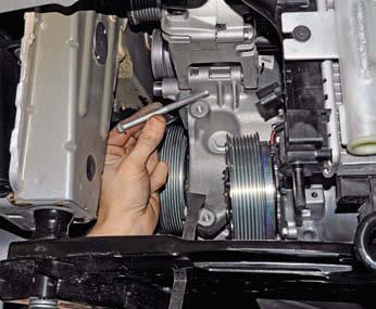 Замена ремня привода вспомогательных агрегатов 8-клапанного двигателя Renault Logan/Sandero