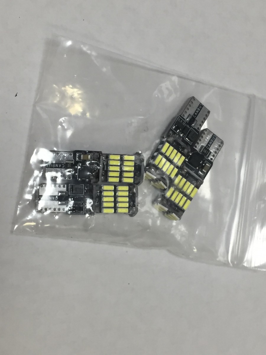 Лампы светодиодные автомобильные W5W T10 LED 4 шт.