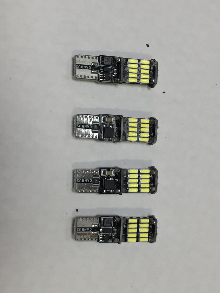 Лампы светодиодные автомобильные W5W T10 LED 4 шт.