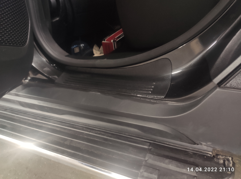 Накладки на пороги дверей Дастер 2021- (4шт ABS пластик)