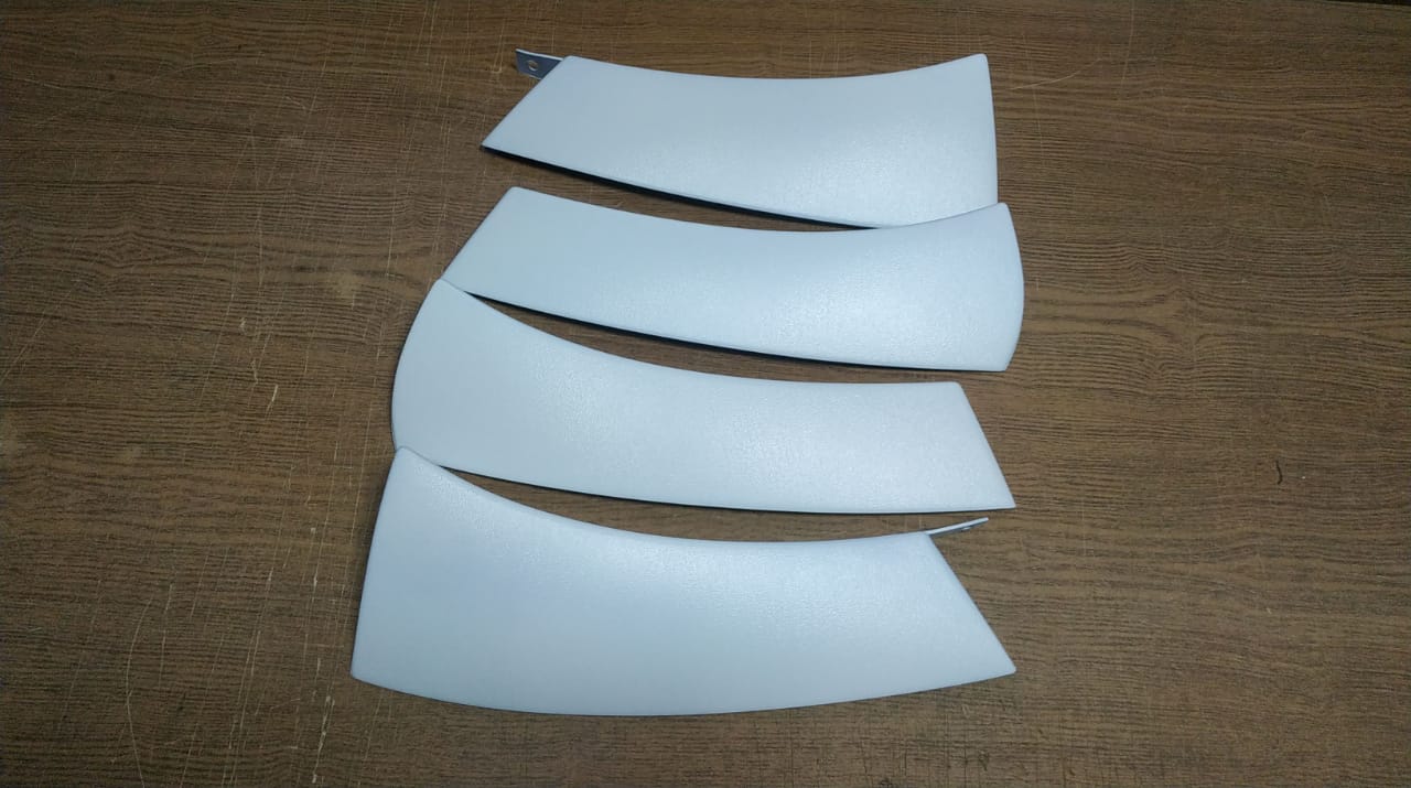Накладки на крылья (расширители колёсных арок) Дастер 2015- цвет Белый лед 369 (Автолидер58)