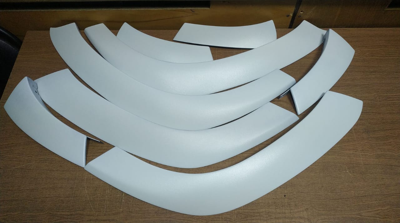 Накладки на крылья (расширители колёсных арок) Дастер 2015- цвет Белый лед 369 (Автолидер58)