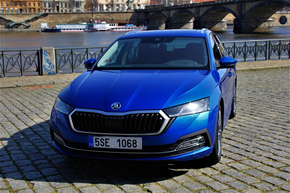 Набор для подкраски сколов Skoda Octavia Гоночный синий (8X8X)