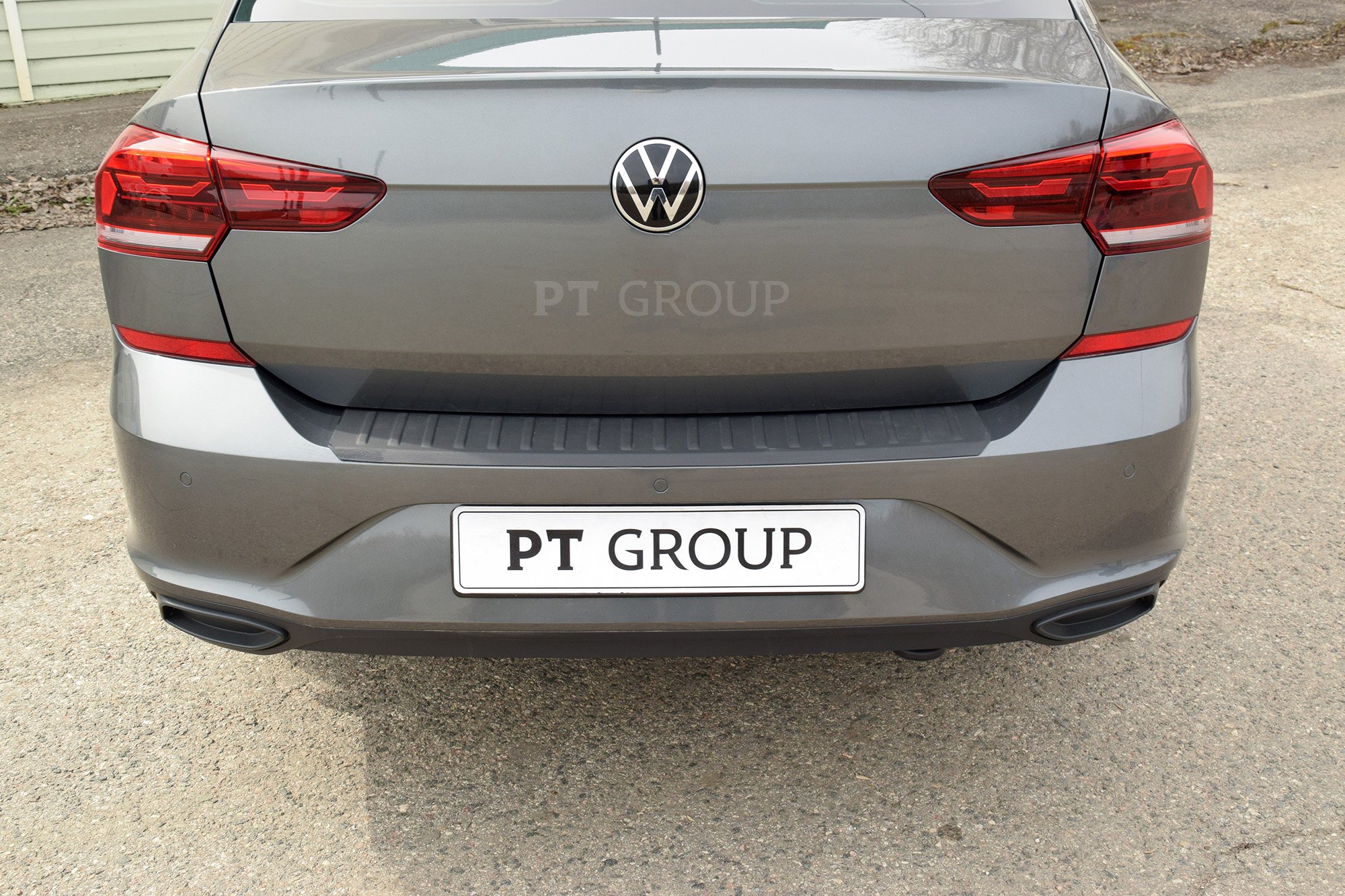 Накладка на задний бампер Volkswagen Polo 2020- (черное тиснение, ABS)