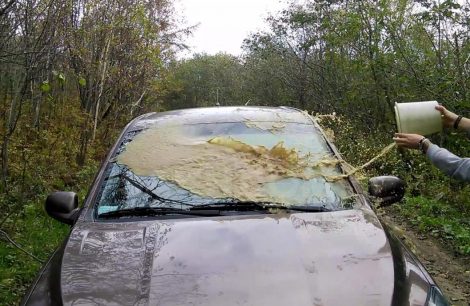 Водооталкивающие составы Антидождь и Антилед не дают грязи и снегу налипать на поверхность кузова