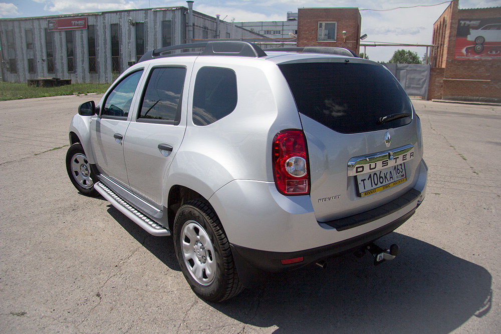 Защита порогов с алюминиевой накладкой Ø51мм Renault DUSTER (серебро) (Искра)